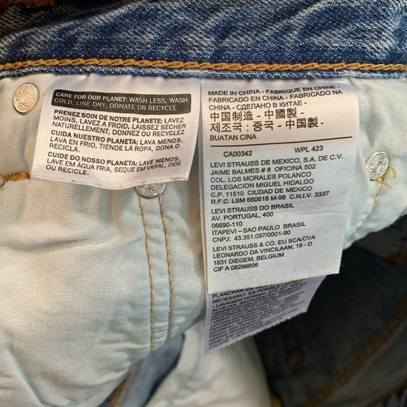 Levi’s 501 Light Wash Button Fly Distressed Cut Off Style Denim Shorts size 27 - Picture 9 of 11